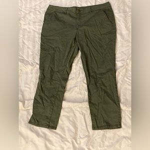 A.N.A Olive Ankle Length Pants Size 16/33